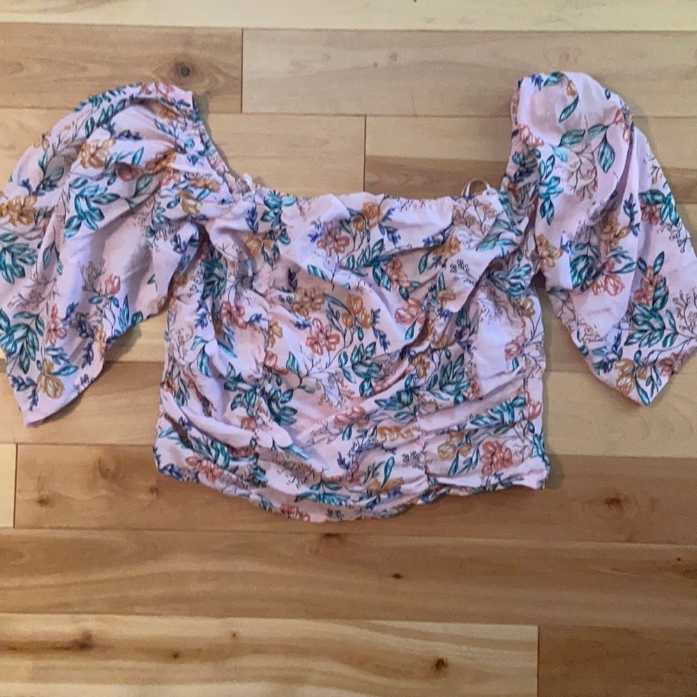 Milk & Honey pink floral ruched cropped blouse with zipper back